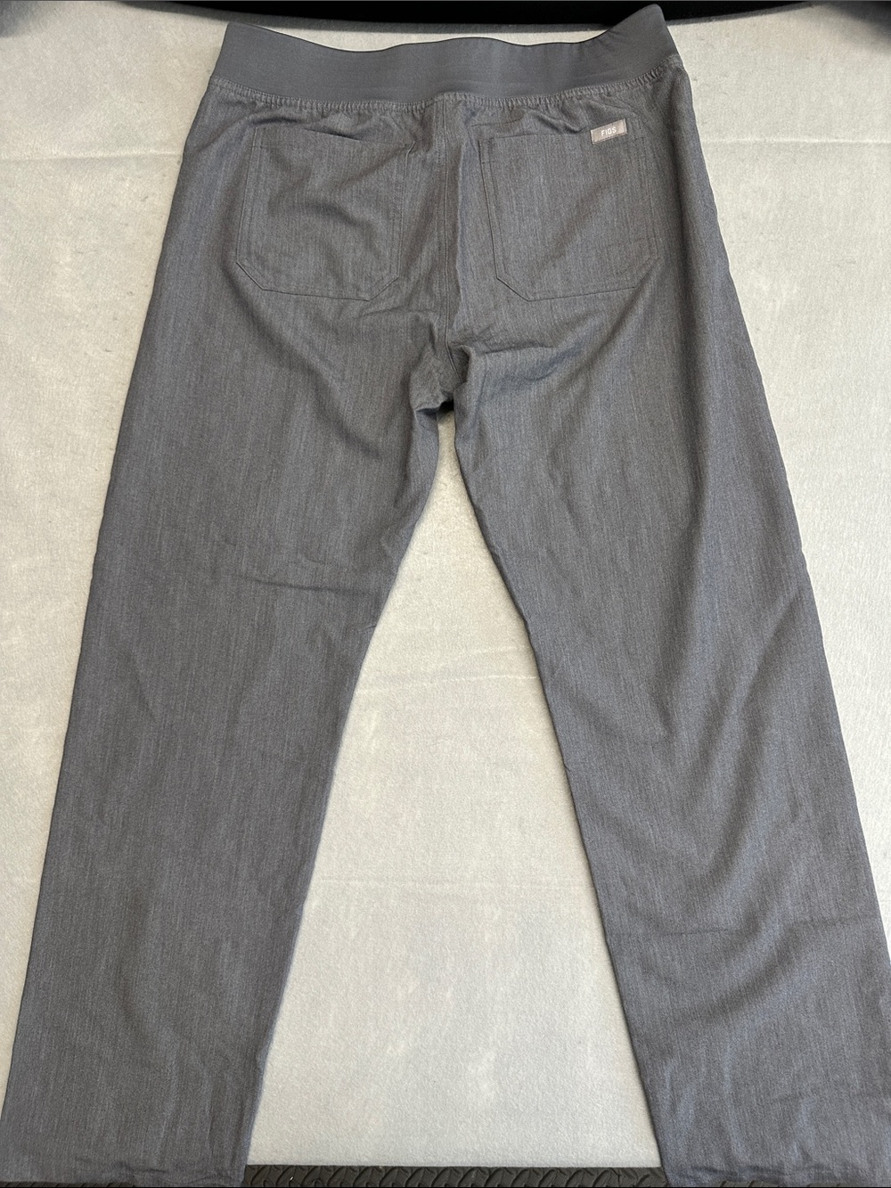 Figs Set Graphite Gray Catarina Scrub Top and Livingston Pants Women’s Medium - Picture 11 of 11